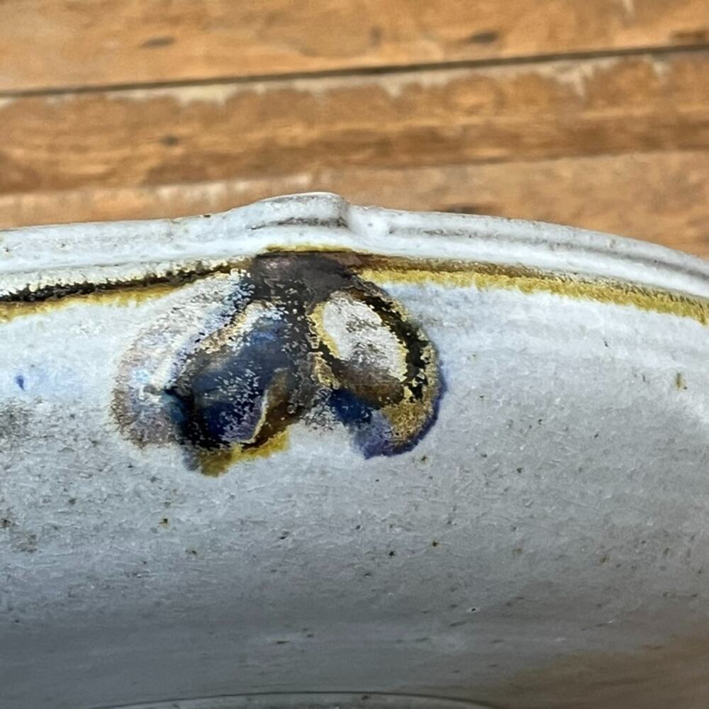 Art Studio Pottery Footed Centerpiece Bowl 5.5" Gray Speckled Signed Stoneware - Picture 10 of 15
